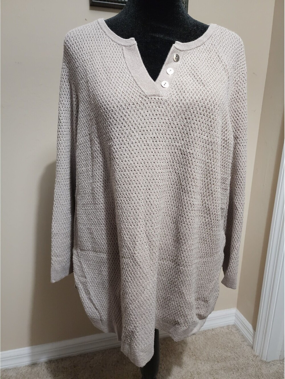 Chico's Women's Size 4 Beige Knit Long Sleeve Sweater with Button Detail
